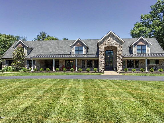 3rd image of 12407 Lucas Ln