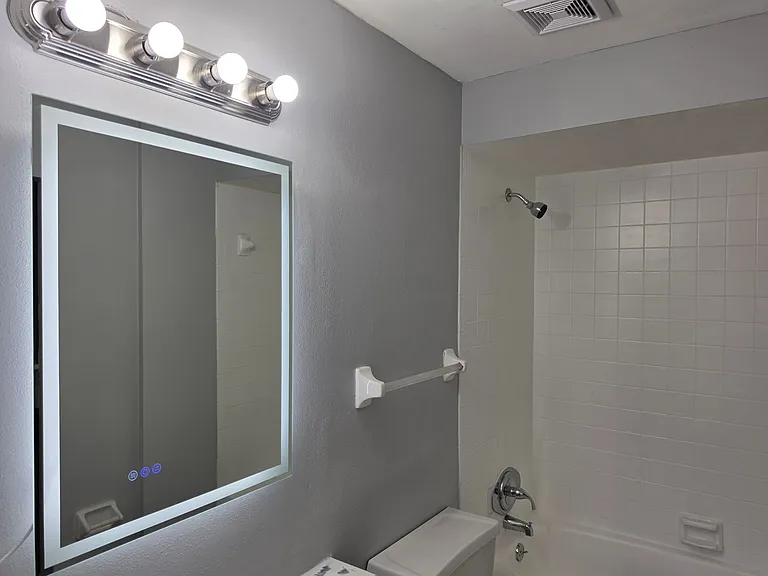 2526 S Oak Ave — Photo 13