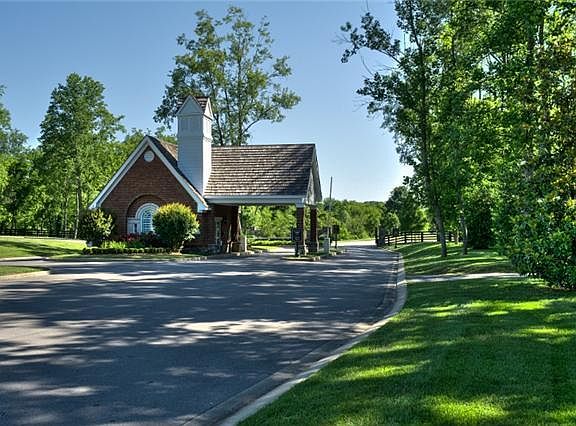 5th image of 4058 Old Light Cir #514-lot 514