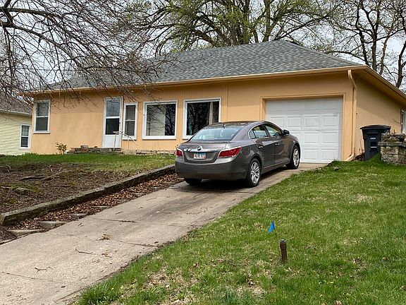 2nd image of 822 Palmer Ave