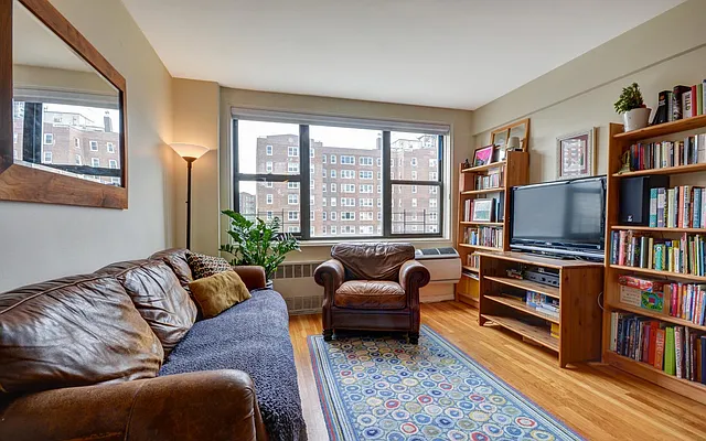 Sold by REMAX Distinguished Homes | media 19