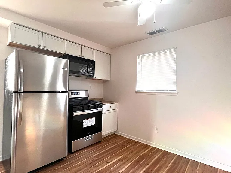 7410 Arcola St — Photo 9