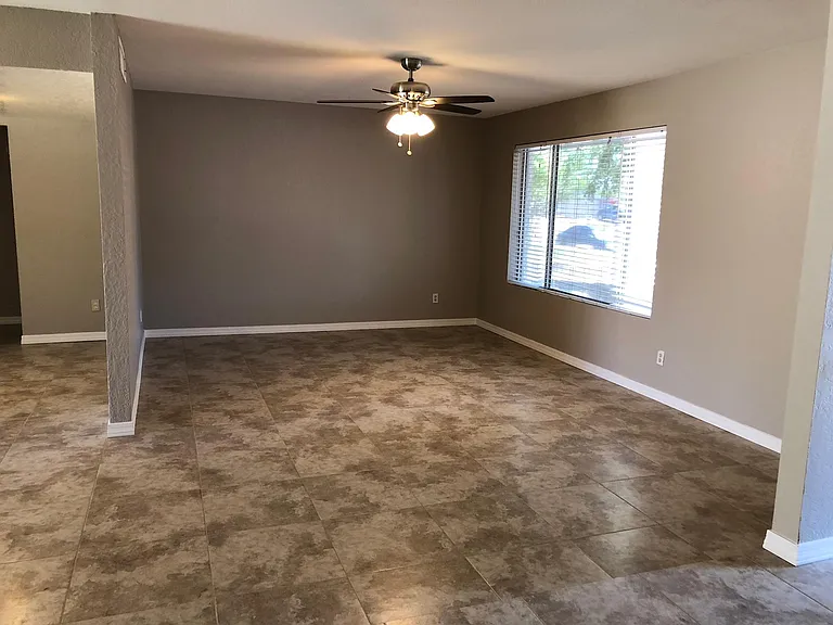 2502 W Summit Pl — Photo 4