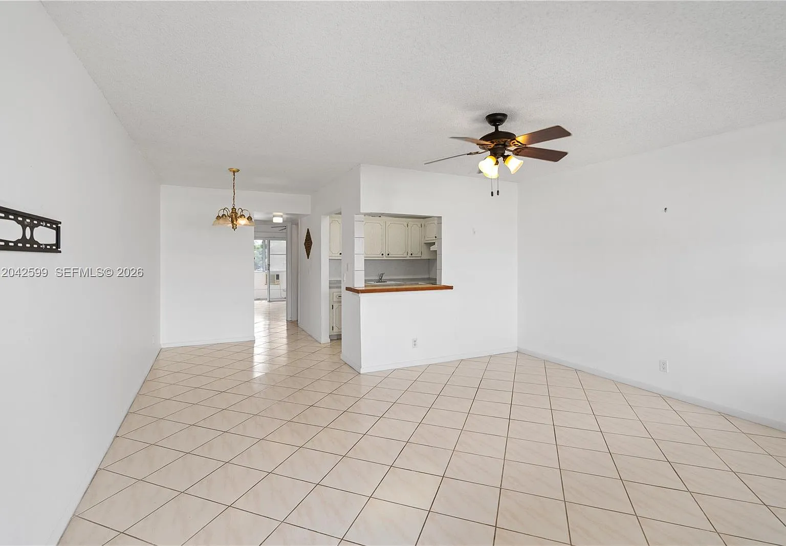 Camden Condos — Photo 2