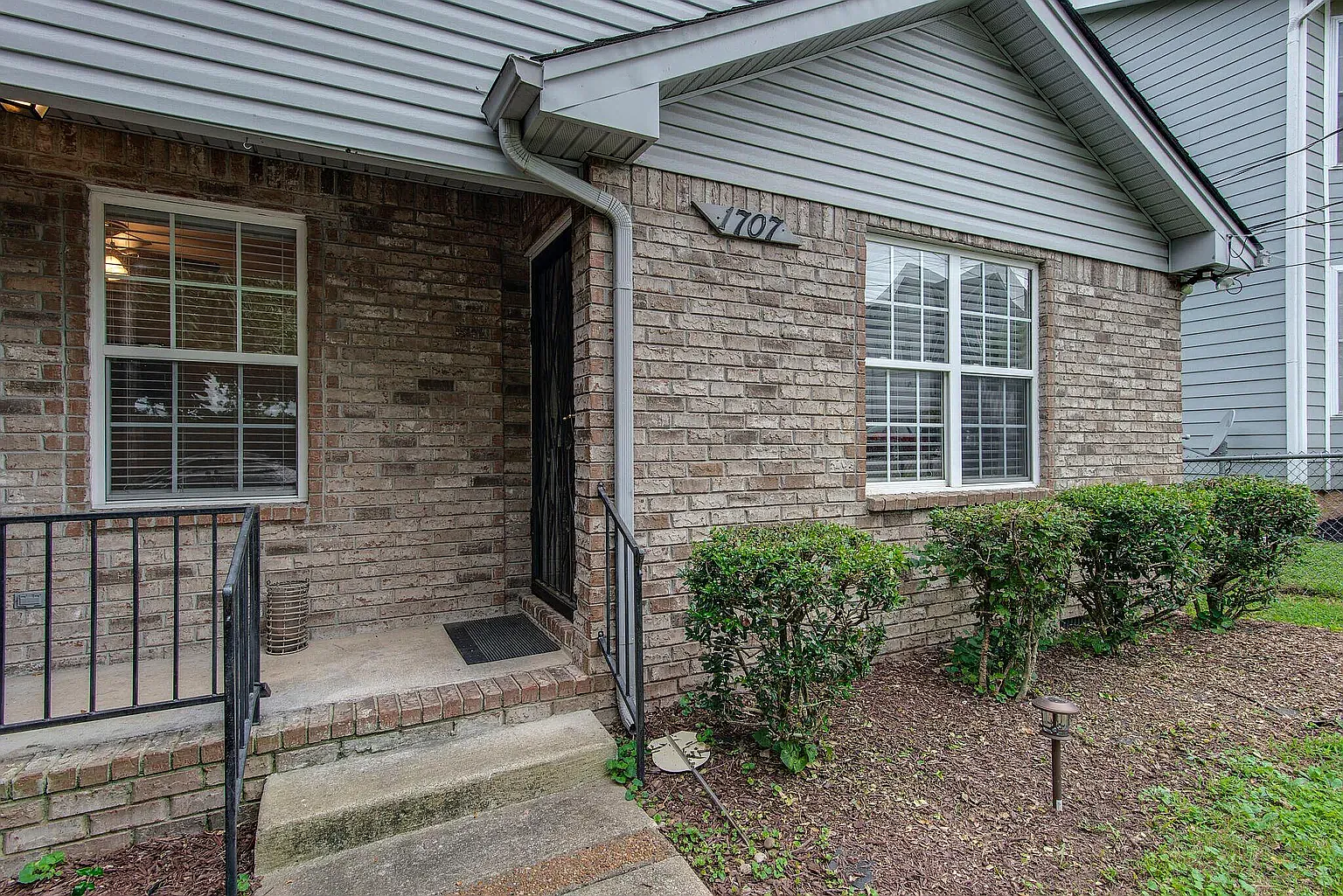 3 bed, 1335 sqft, $2,050 — Photo 3