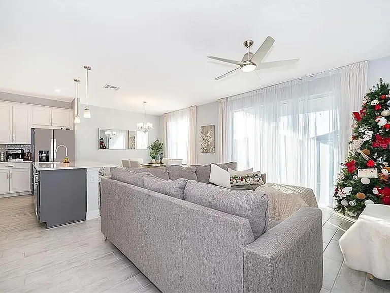 5818 Wallis Ln — Photo 11