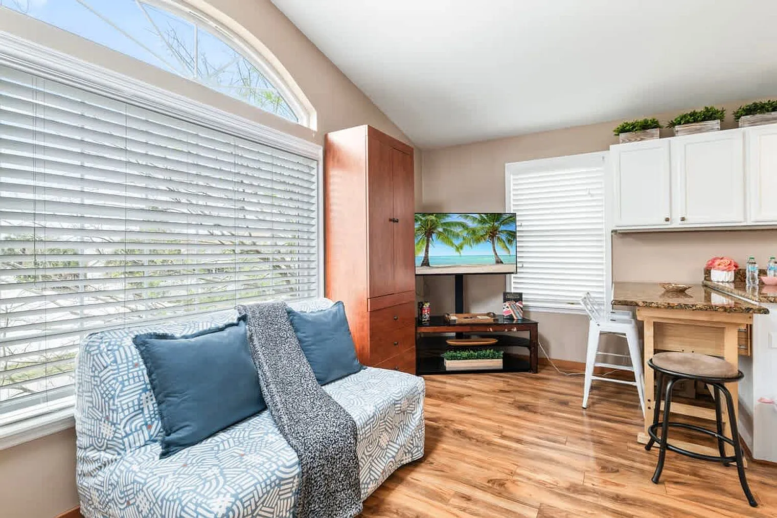 Studio, 1.0 bath, 2195 sqft, $1,795 — Photo 2