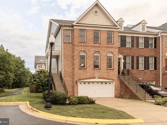 42752 Locklear Ter, Chantilly, VA 20152