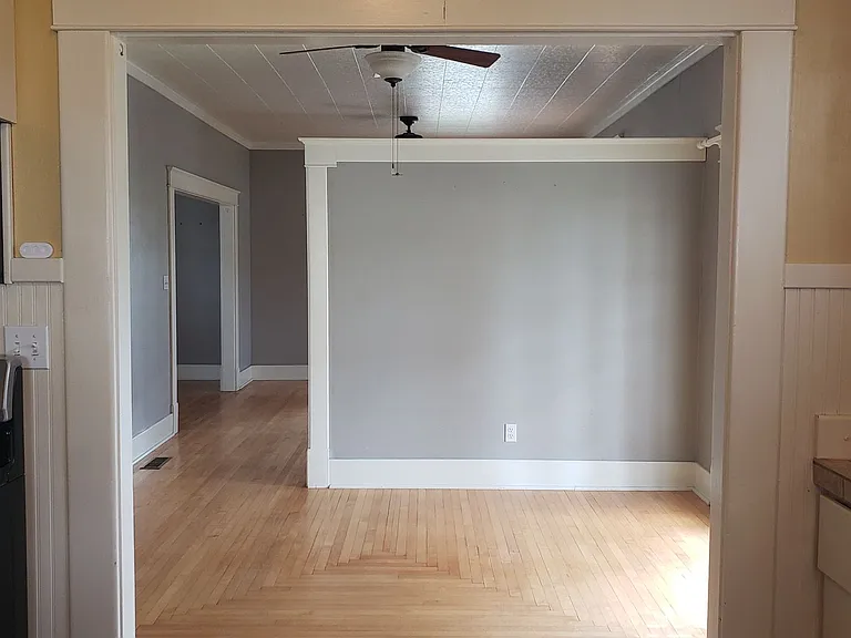 2104 N Fir St — Photo 10