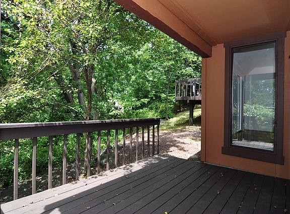 3rd image of 180 Locust Ln #180