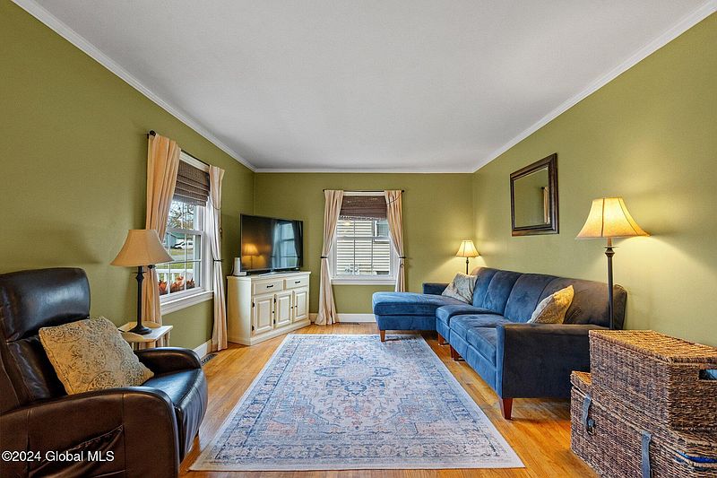 3rd image of 617 Elliott Street