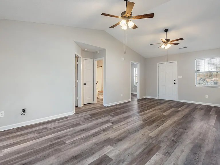 7701 Bellchase Ln — Photo 2