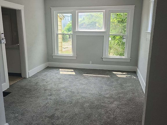 5th image of 1031 E 4th St