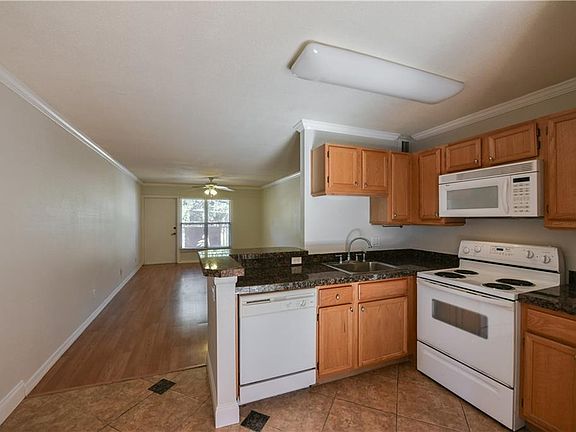 5th image of 1100 Delaney Ave APT B22