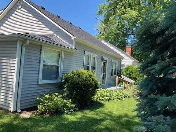 2nd image of 1724 Courtney Ave