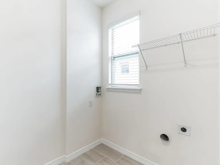 16506 Point Rock Dr — Photo 20