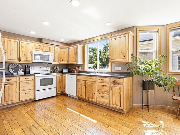 3rd image of 313 7th St W