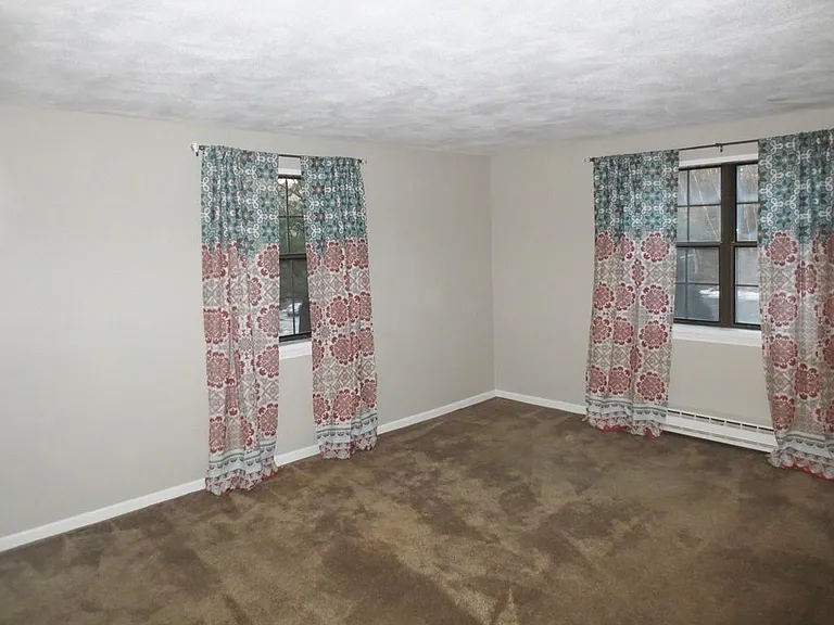 52 Swanson Ct — Photo 3