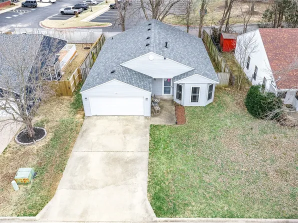 1210 Spring St, Bentonville, AR 72712