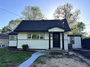 1018 N D St, Rogers, AR 72756