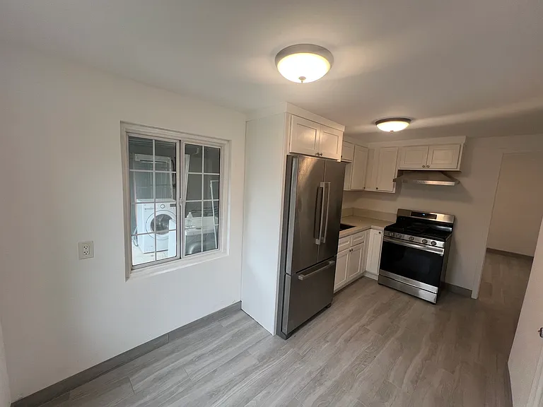 379 Hamilton St #B — Photo 4