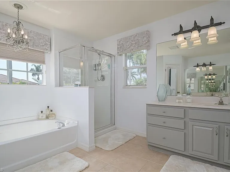 2250 Grove Dr — Photo 20