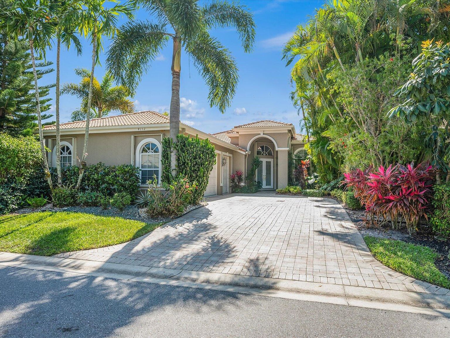 4172 Manchester Lake Drive, Lake Worth, FL 33449 | Zillow