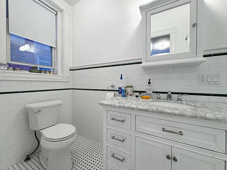 3 Englewood Ave #5 — Photo 5