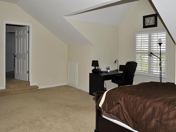 Bonus Room / 5th Bedroom view 3