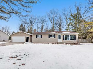 3096 Birch Rd, Suamico, WI 54173