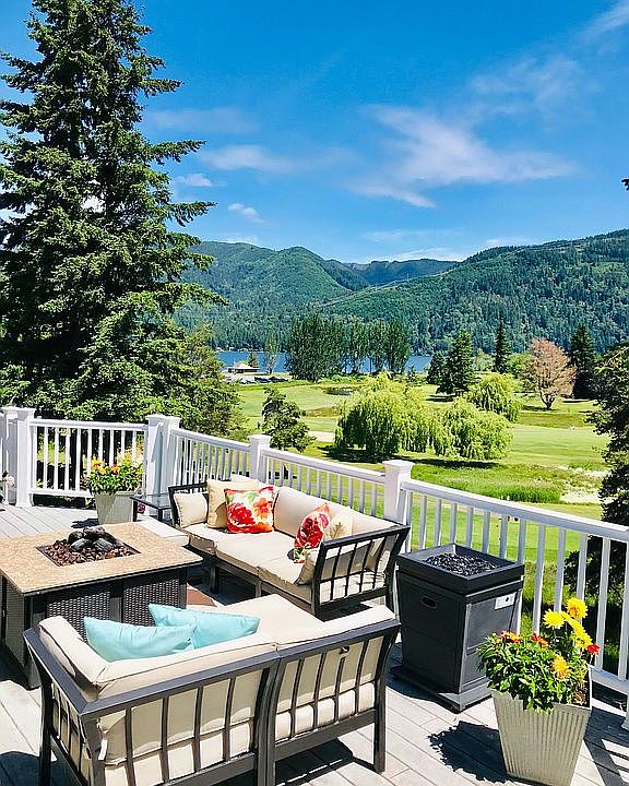 Large deck for summer days