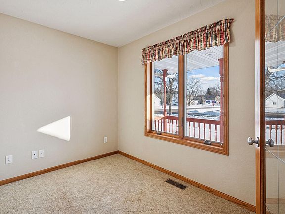 5th image of 500 Chatfield Ln