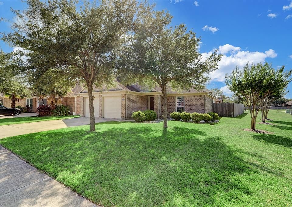 1st image of 3272 Gladewater Ln