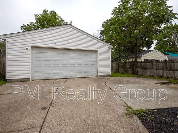 3rd image of 3422 W 52nd St Unit 2