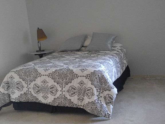 3rd image of 750 Burlington Ave N APT 1E