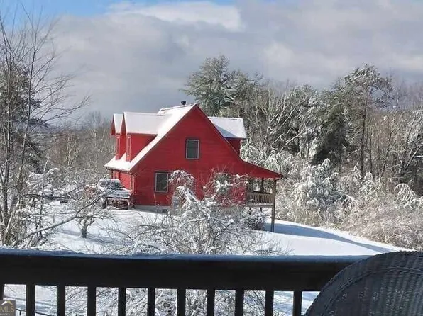 356 Orchard View Ln, Lakemont, GA 30552