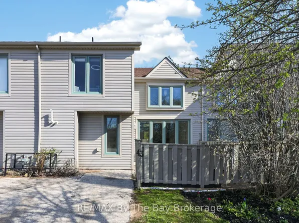 43 Trafalgar Rd, Collingwood, ON L9Y 5G4