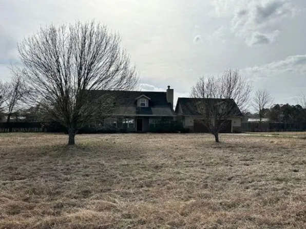 130 White Oak Loop, Lufkin, TX 75901