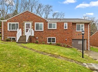 32 Windvale Dr, Pittsburgh, PA 15236