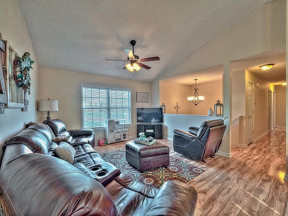 3rd image of 109 Glen Ayre Dr