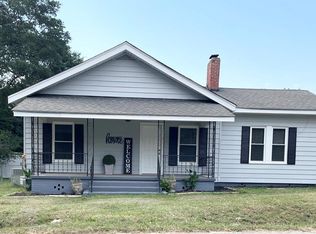 208 Hampton St, Iva, SC 29655
