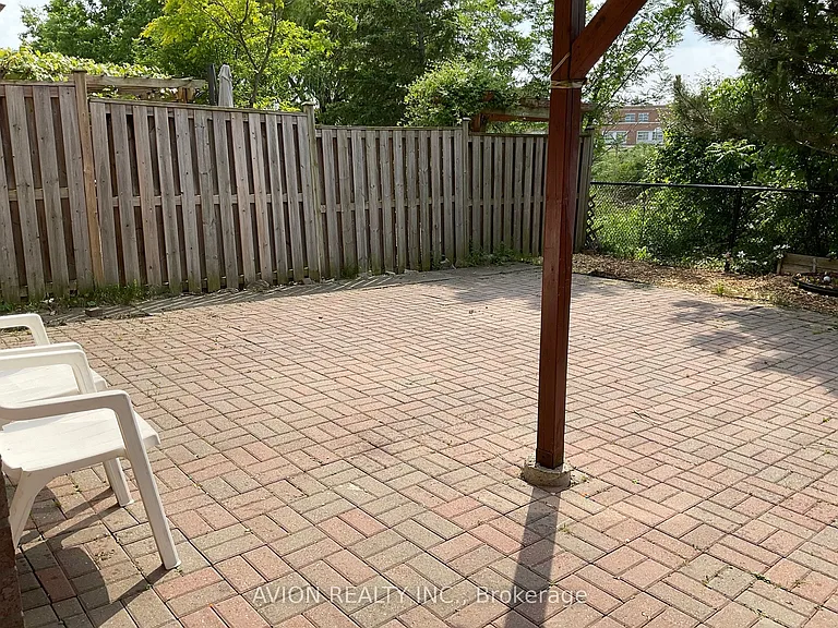 32 Manorheights St — Photo 14