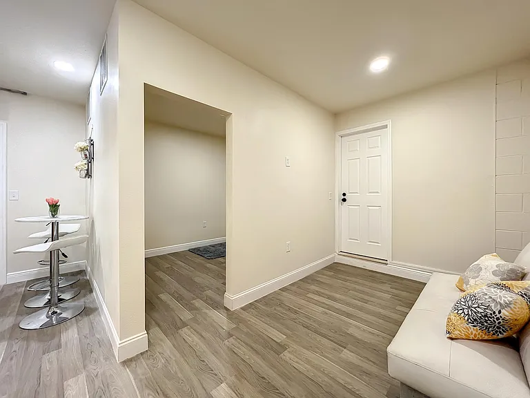 Park Manor Dr — Photo 11