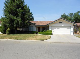 7151 N Carnegie Ave, Fresno, CA 93722