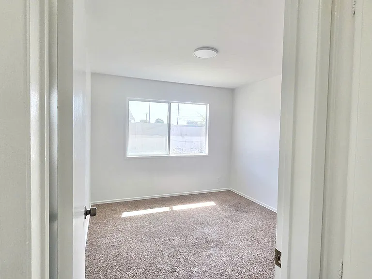 12472 Topaz St — Photo 10