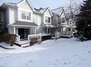 15515 Oakshire Ct, Middleburg Heights, OH 44130