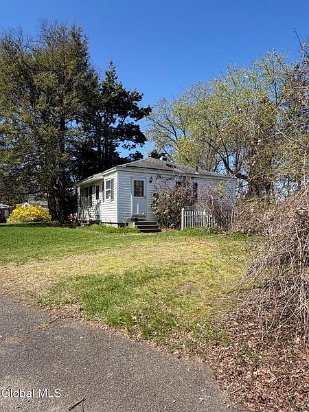 2nd image of 1062 6th Street