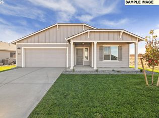 913 E Maple Brook Ave, Hermiston, OR 97838