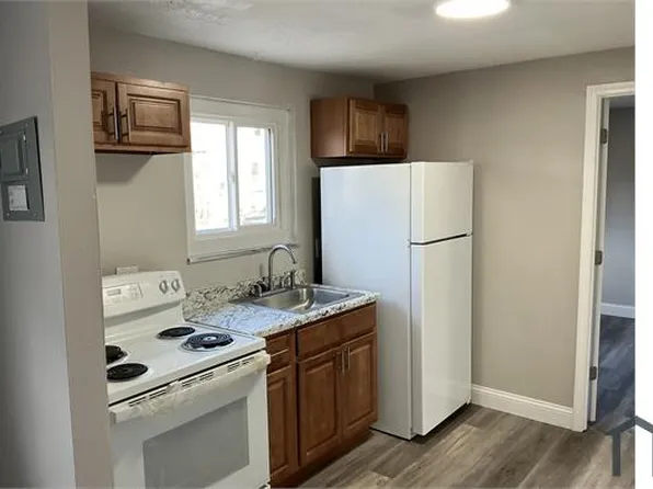 10905 Mount Carmel Rd APT 4, Cleveland, OH 44104