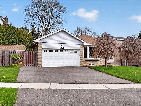 2nd image of 2471 Malcolm Cres